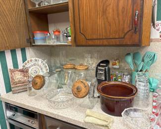 canisters, Presidential plate, utensils,  small appliances