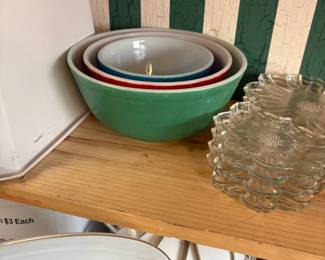Pyrex Nesting Bowls