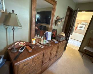 dresser with mirror