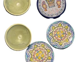Bset of small plates and 2 pottery bowls
