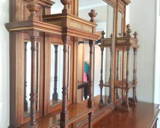 1700s furniture. Victorian furniture. Antique buffet