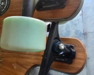 You can see the wheels and trucks are almost brand new on these skateboards / longboards