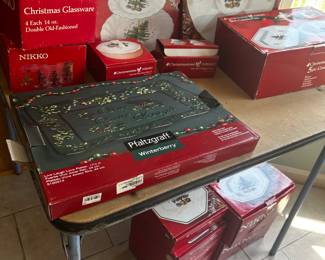 Christmas Dishware