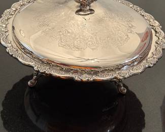 Beautiful Oneida Silverplate Covered Casserole