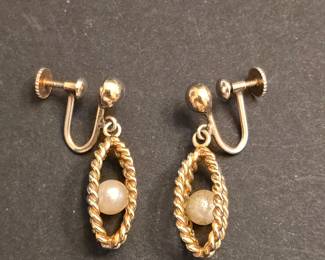Vintage 14k Gold Earrings with screw back
