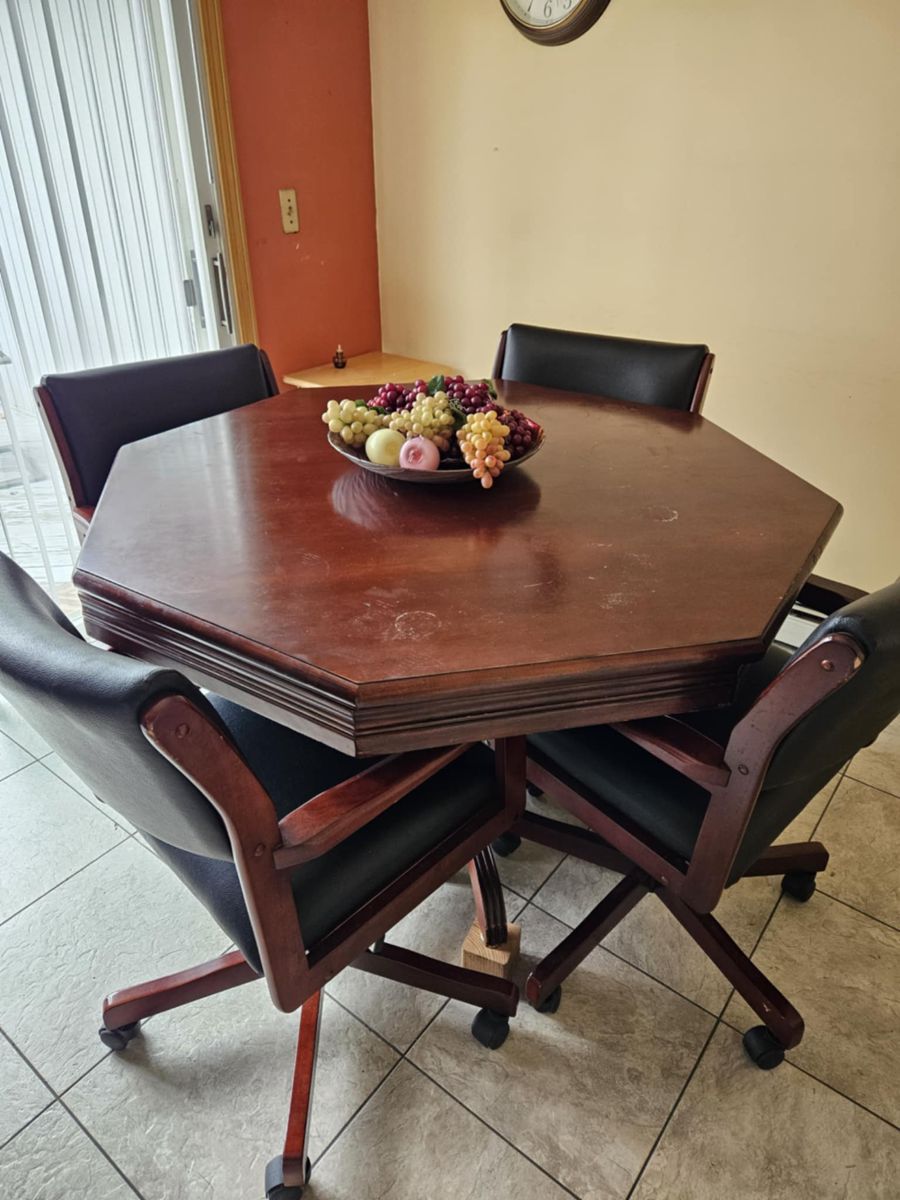 Great octagon table with castored chairs (games table) vintage in good condition