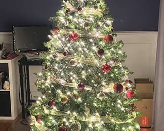 Pre-lit Chrismas tree, ornaments, tree skirt, star, 7ft