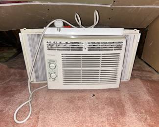 Small window AC
