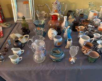 Tea pots and pitchers 