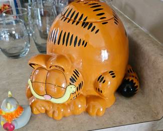 Garfield cookie jar