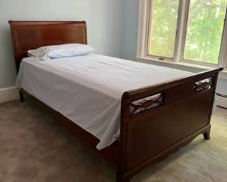 Twin sleigh style bed 