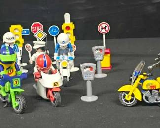 SH342APlaymobil Police And Motorcycles