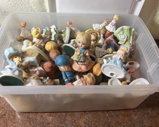 Figurines