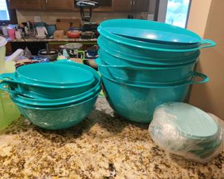 TUPPERWARE