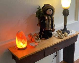 Lovely Lot Of Decor