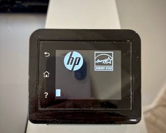 HP color laser jet - powers on