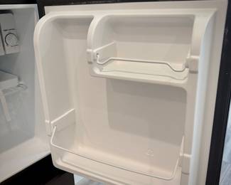 Mini refrigerator