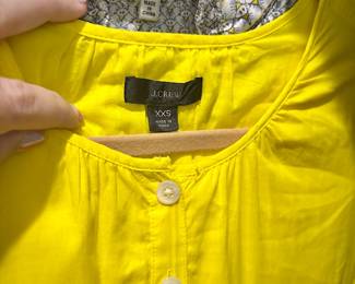 women’s clothes are sized XS-M