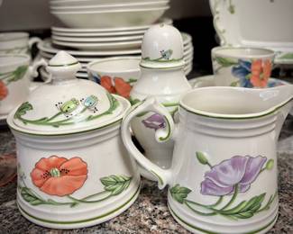 Villeroy & Boch "Amapola" china set