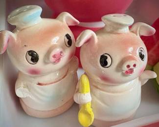 Pink pig salt & pepper shakers