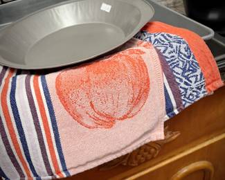 Choucke French kitchen linens