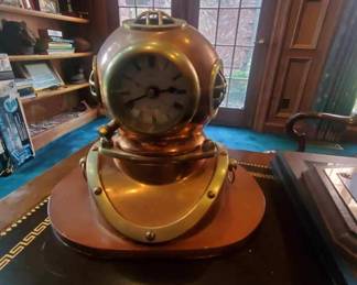 Diving mask clock