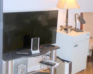 Samsung TV, TV Stand