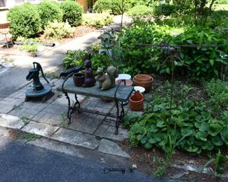1039Front Yard