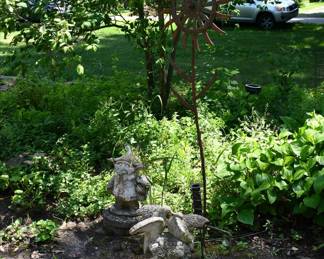 1047Front Yard