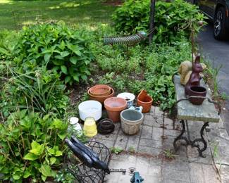1044Front Yard