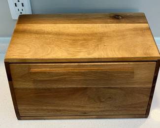 H91 - $12. Bread Box by Threshold.