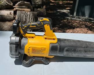 H52 - $120. DeWalt Max Axial Blower with Battery & Charger.
