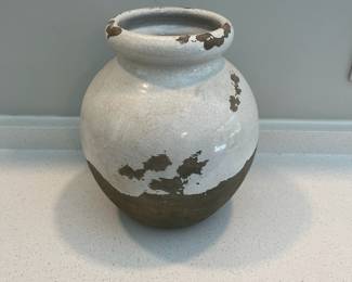 H95 - $15. Pottery Barn Decorative Vase
