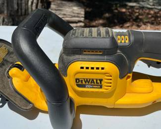 H51 - $80. DeWalt 22" 20V Max Lithium-Ion Hedge Trimmers. NO BATTERY.