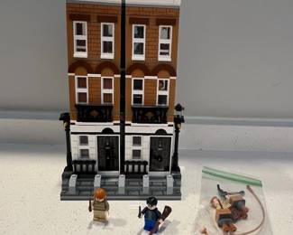 H135 - $100. Harry Pottery Lego 76408. Assembled and placed back in the box.