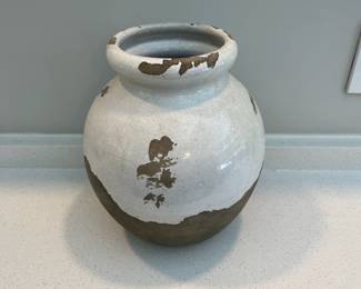 H95 - $15. Pottery Barn Decorative Vase