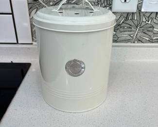H61 - $15. Typhoon Compost Pail.