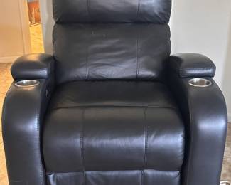 Black Leather-Look Singe Recliner w/ 2 Cup