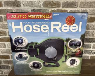 Auto rewind fully accessorized hose reel, in