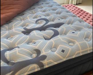 King Adjustable massage bed-mattress less than 2 years old-$1500