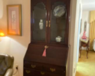 Vintage Ethan Allan secretary hutch$800