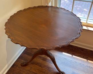 Piecutter tilt table