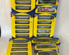 Massive Athearn Ready to Roll HO Scale Burlington Northern Freight Collection 30 Cars