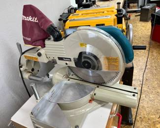 Makita LS1011 10 Compound Miter Saw 4600 RPM, Dust Bag Included