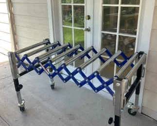 Adjustable And Expandable Roller Conveyor