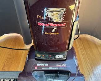 S64 - $25 - Hoover Wind Tunnel Vacuum. Tested: Working.