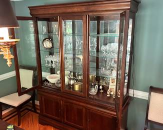 S42 - $300 - Broyhill China Cabinet. 61"W x 18"D x 85"T