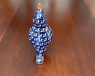 S18 - $15 - Ceramic Pie Bird. 5"Tall. No Chips or cracks.