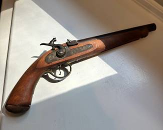 S104 - $50 Kit Gun - Made in Spain. Wall Hanger.
