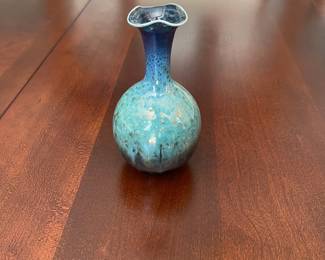 S19 - $12 -3 pieces. Mini Pottery Set that varies 5" - 6" tall. Good Condition.